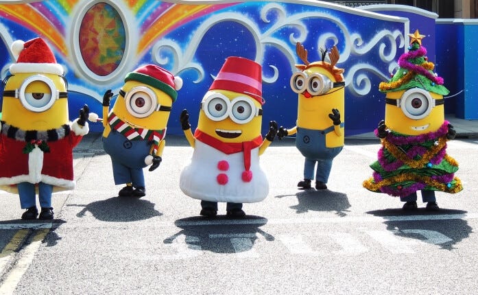 ミニオン自体がツリーになってしまっているコスチュームも（画像は実際のグリーティング場所と異なります）