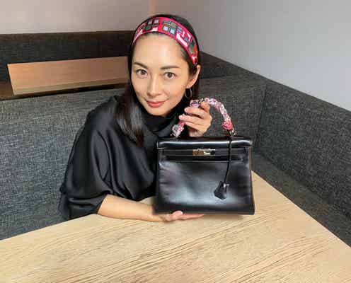 伊東美咲、2年ぶり映像出演 バッグの中身公開