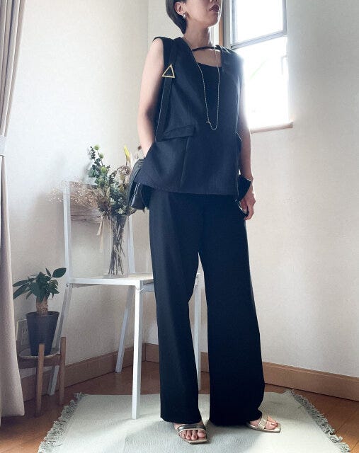 タックワイドパンツ　セットアップ風　モードコーデ