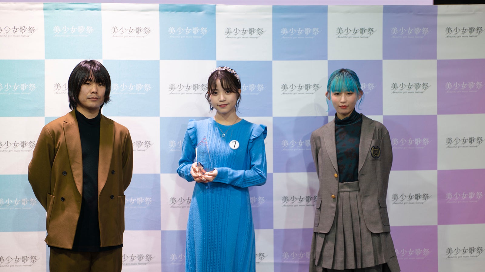 （中央）Techuさん（提供写真）