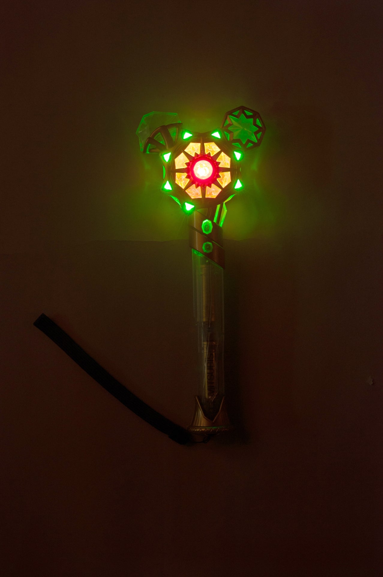 クリスタルコンパス（C）Disney