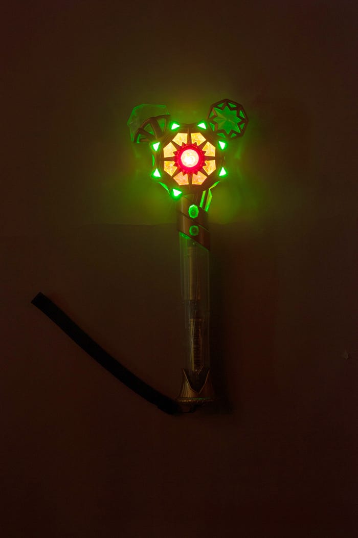 クリスタルコンパス(C)Disney