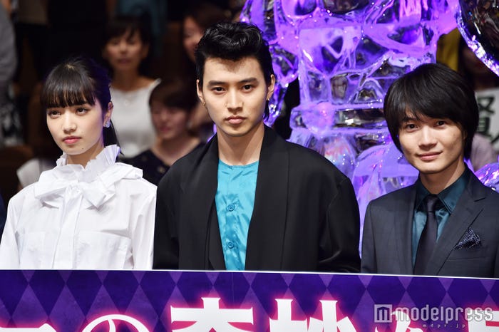 『ジョジョの奇妙な冒険 ダイヤモンドは砕けない 第一章』ジャパンプレミアに登壇した(左から)小松菜奈、山崎賢人、神木隆之介(C)モデルプレス