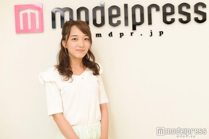 鴻野友紀さん(C)モデルプレス