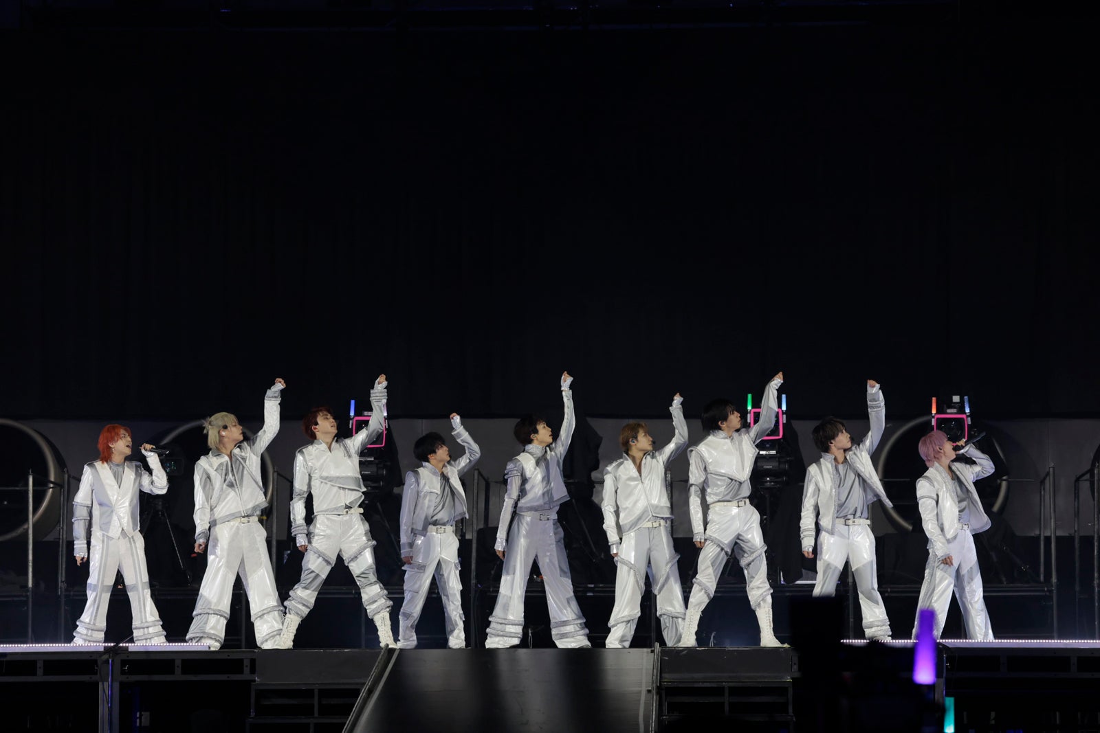 超特急（撮影：米山三郎、笹森健一）