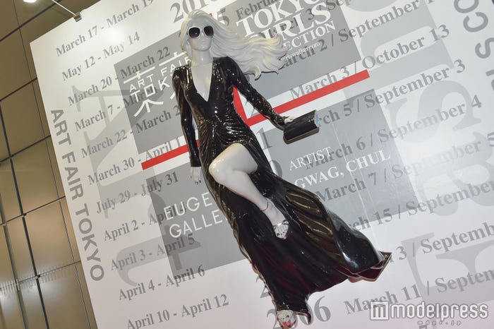 クワッ・チョル氏が手掛けた女性像 (C)モデルプレス