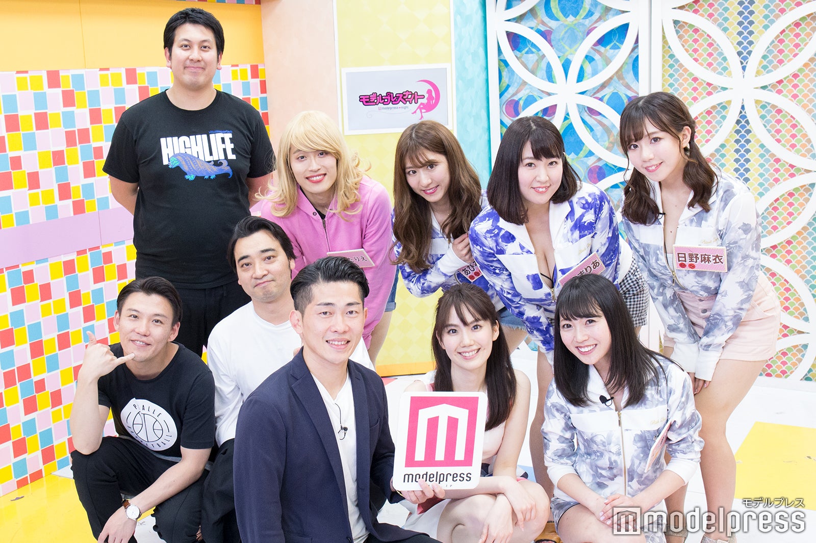 （前列左から）おたけ、斉藤慎二、太田博久、妹田佳奈子、水川華奈（後列左から）実方孝生、池田直人、あびる李帆、うさまりあ、日野麻衣（C）モデルプレス