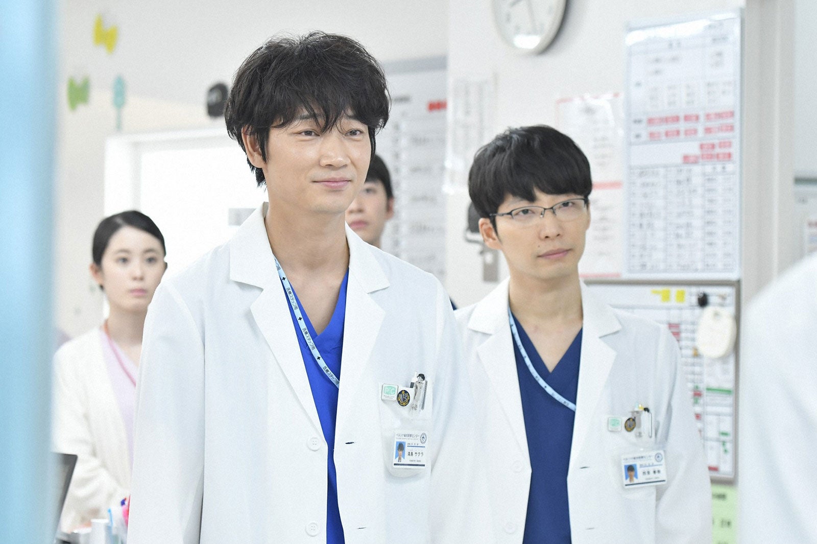 綾野剛、星野源／「コウノドリ」第6話より（画像提供：TBS）