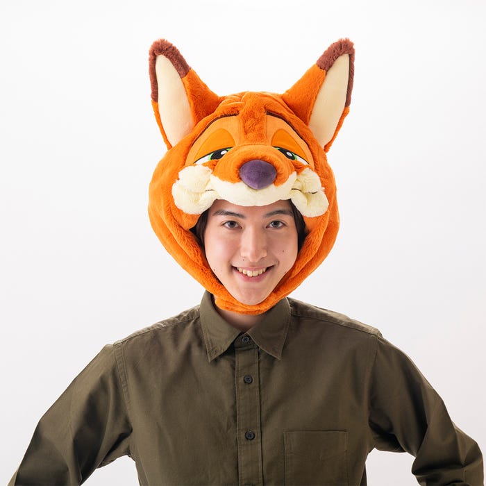 ファンキャップ(¥2,900)※着用イメージ(C)Disney