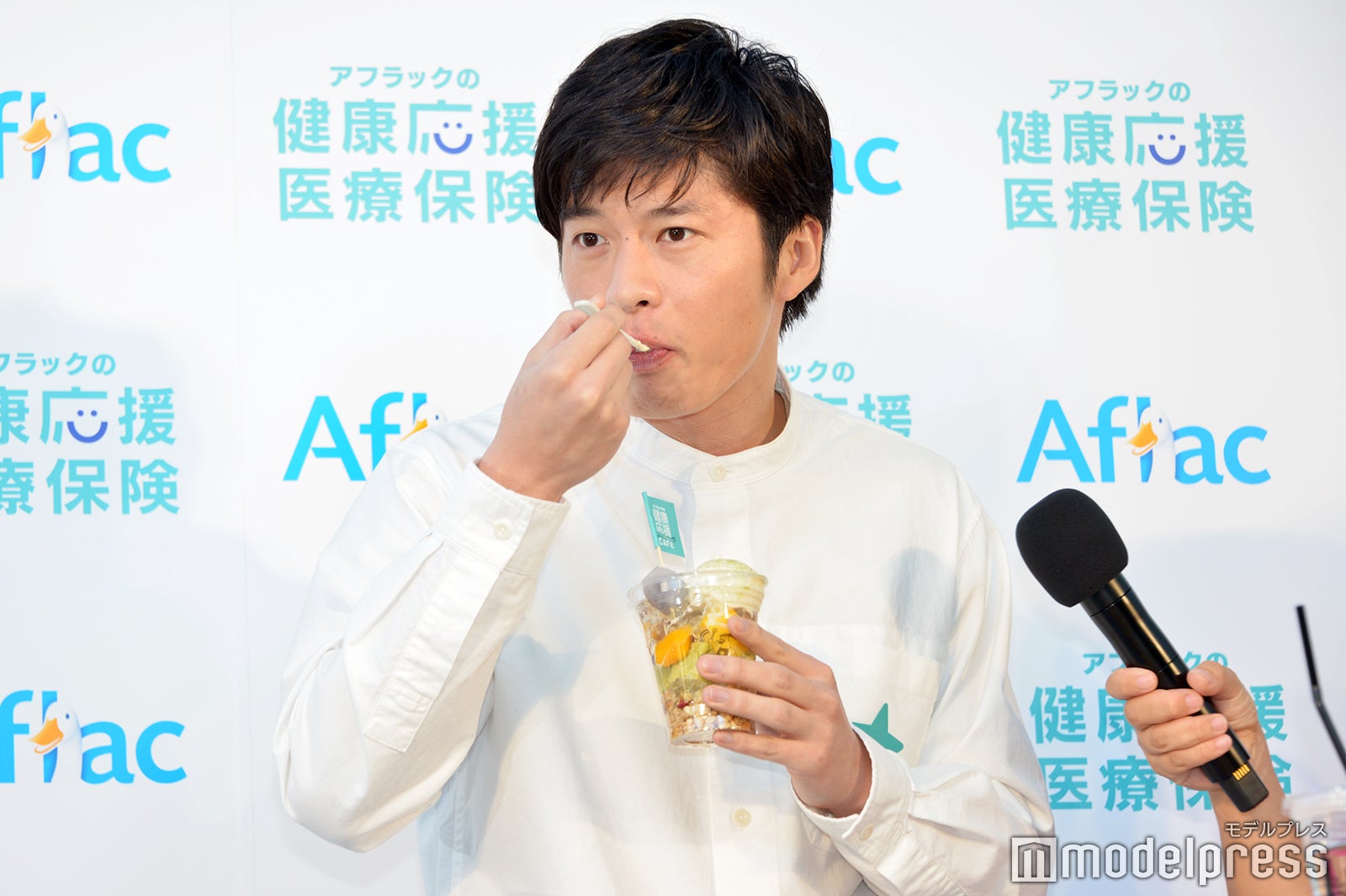スイーツを食べただけでかっこいい田中圭（C）モデルプレス