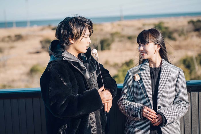 堀江亨、Hina「月とオオカミちゃんには騙されない 同窓会スペシャル」第1話(C)AbemaTV, Inc.