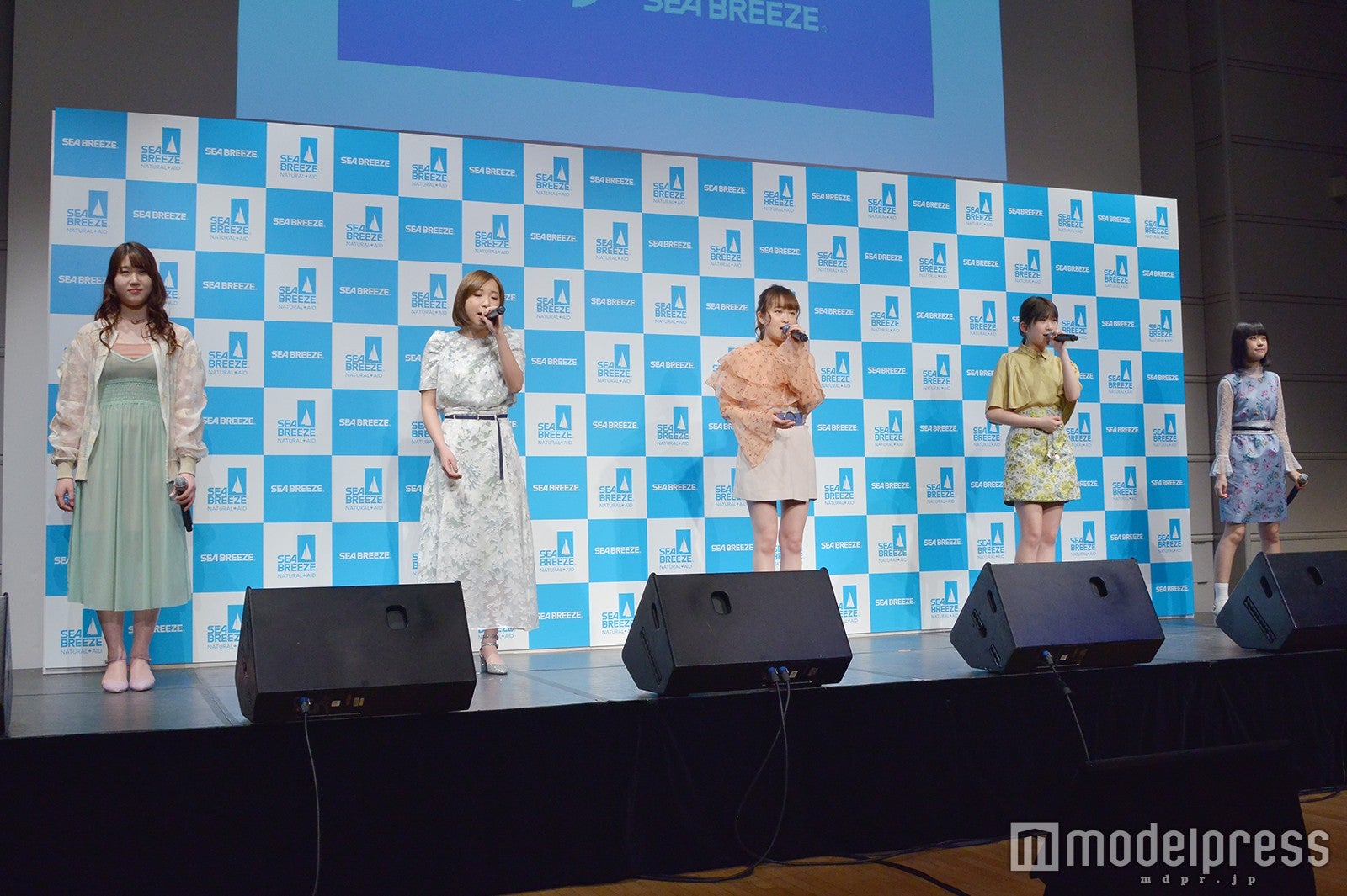 Little Glee Monster（左から）かれん、MAYU、芹奈、manaka、アサヒ （C）モデルプレス