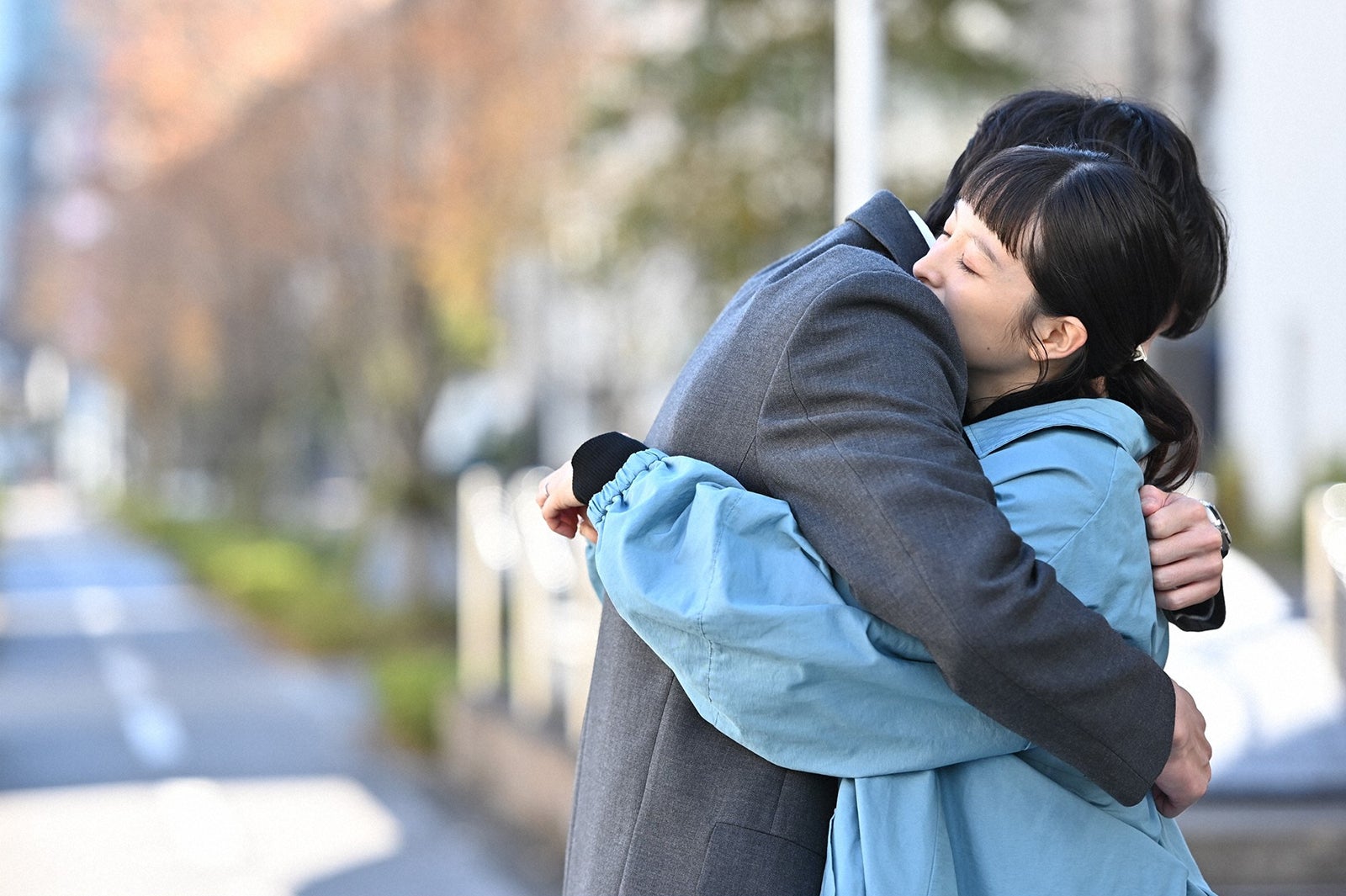 坂口健太郎、清野菜名／「婚姻届に判を捺しただけですが」第8話より（C）TBS