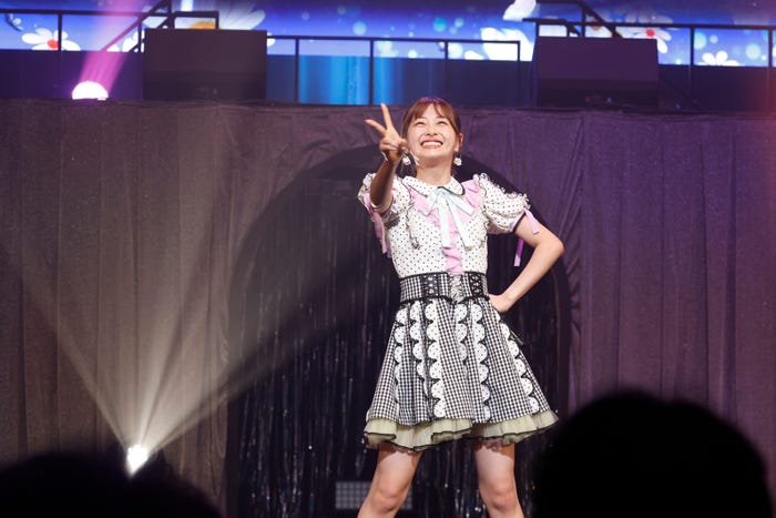 「松岡はな卒業コンサート~はなって!はなって!最高かよ!~」(C)Mercury