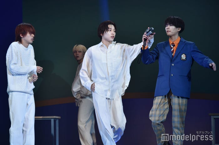 緊張感ただよう芝居を繰り広げた矢花黎、佐々木大光、中村嶺亜、竹村実悟/「MASSARA」ゲネプロより(C)モデルプレス