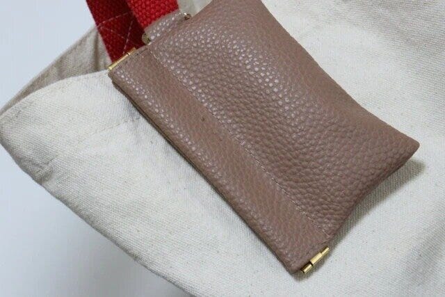 セリア カラビナ付きワンタッチポーチ セリア カラビナ付きワンタッチポーチ