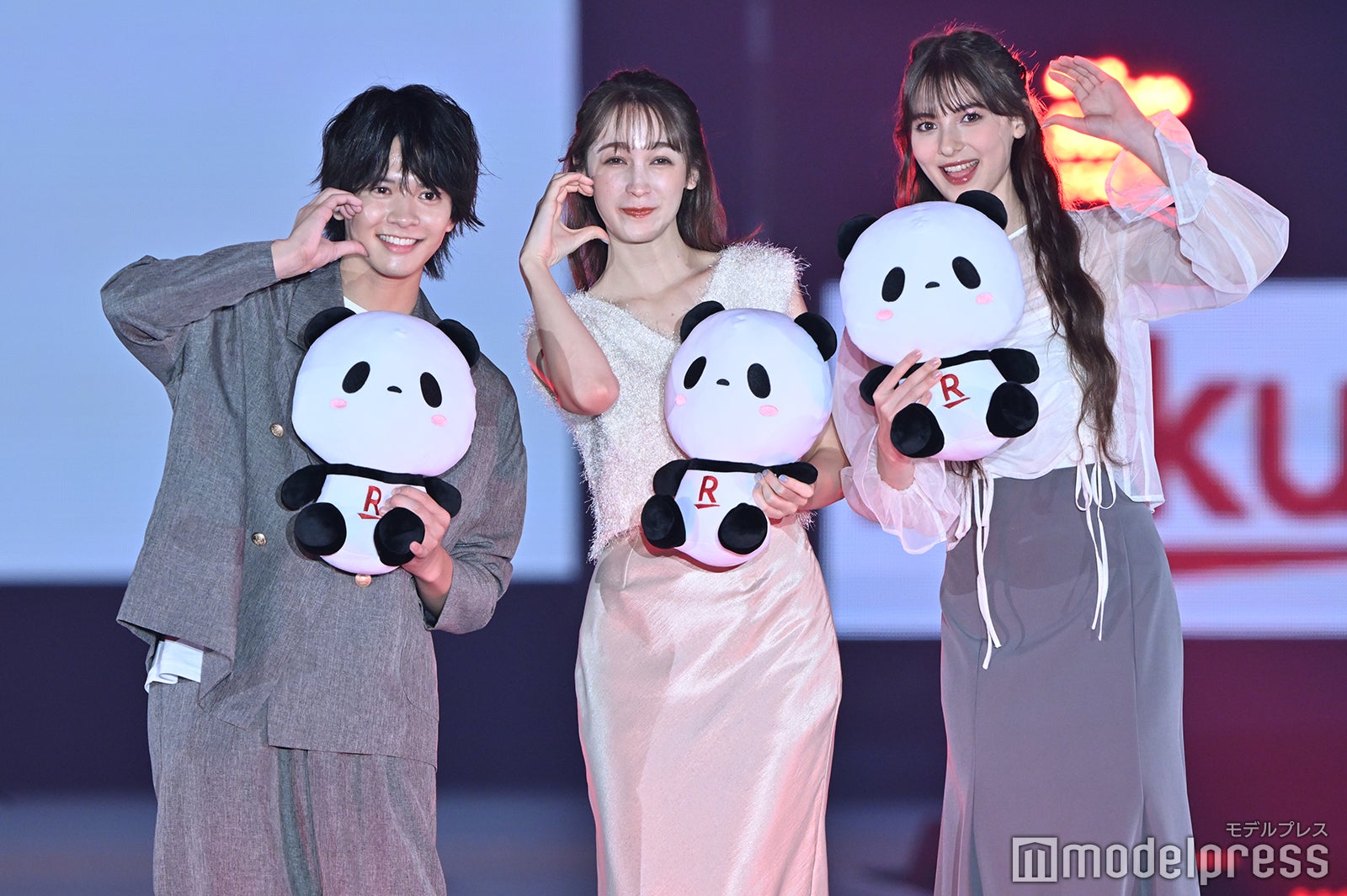 （C）モデルプレス