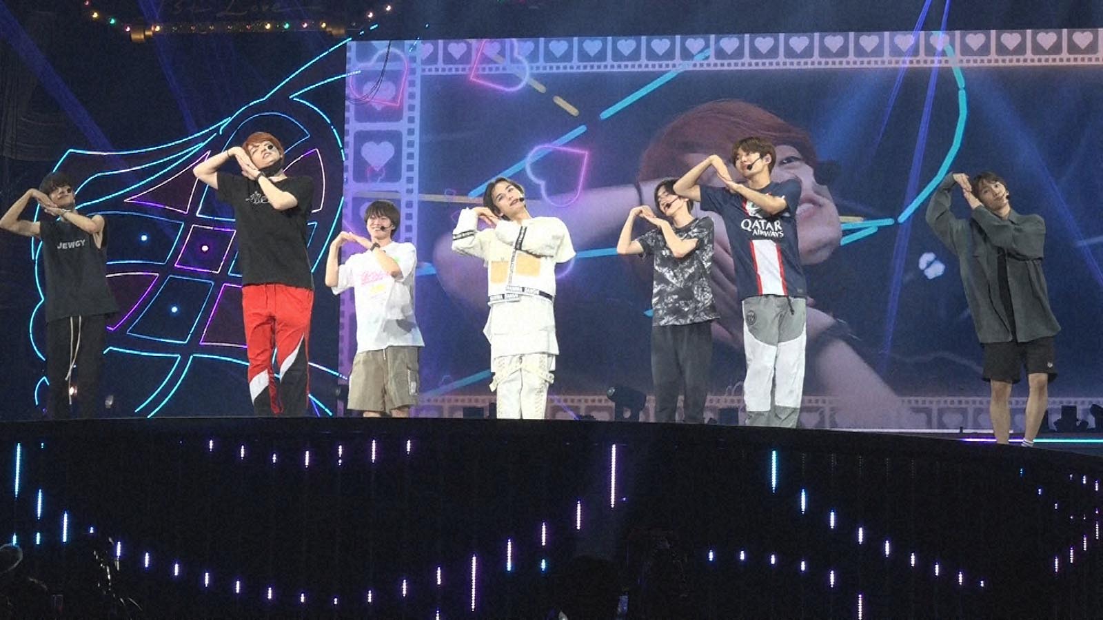 コンサートのリハーサルをするなにわ男子（C）NHK