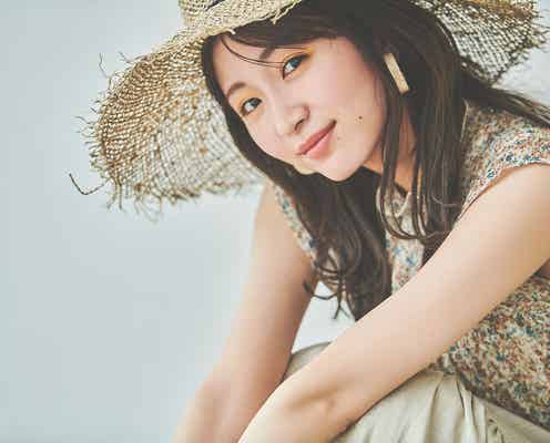 岡崎紗絵、上品な大人女性を表現 フェミニンコーデで魅了