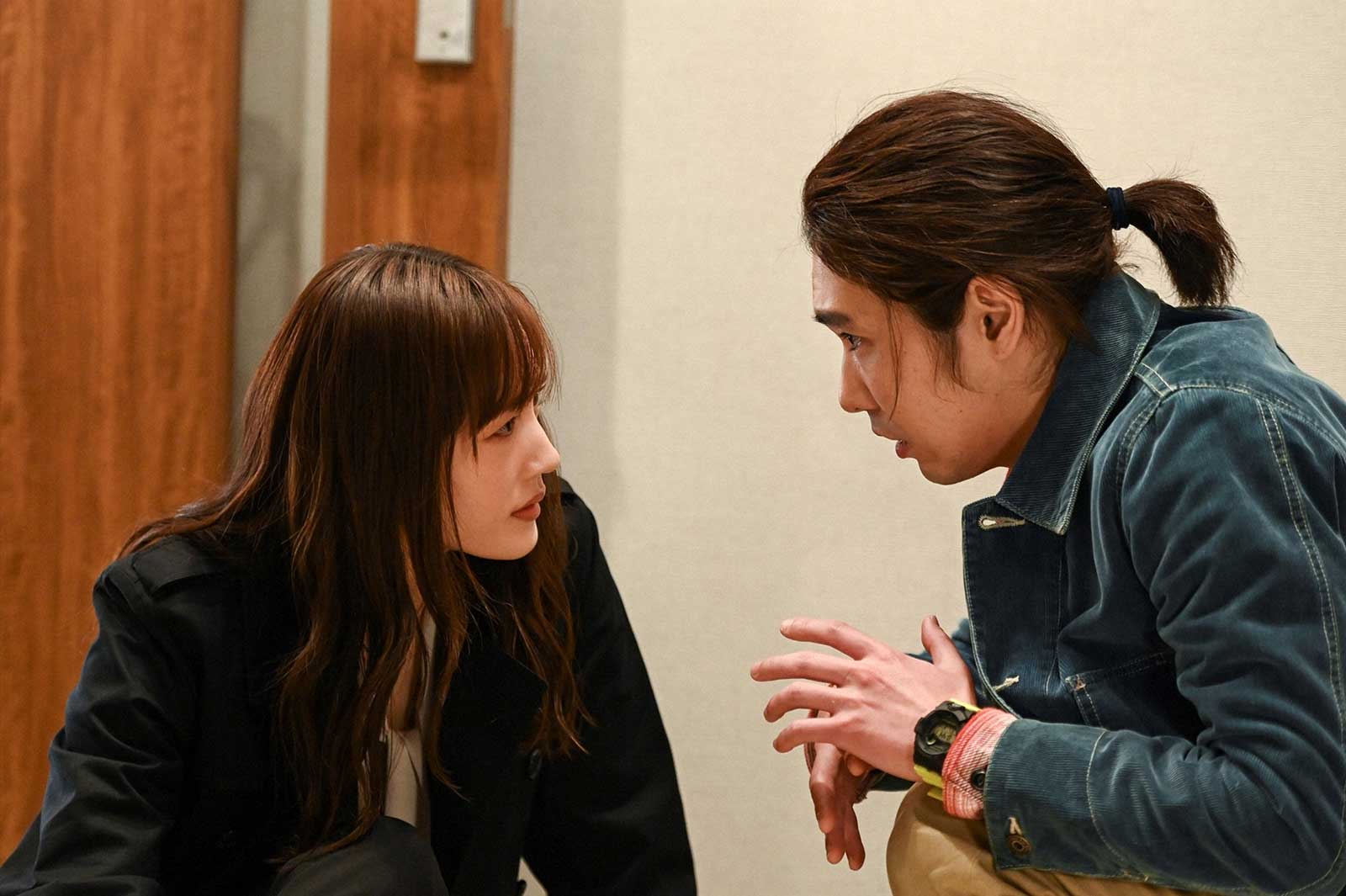 綾瀬はるか、柄本佑「天国と地獄 ～サイコな2人～」第7話より（C）TBS