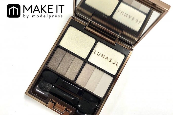 ルナソル/フェザリースモーキーアイズ/02 Smorky Monotone/5,000円(税抜) (C)メイクイット