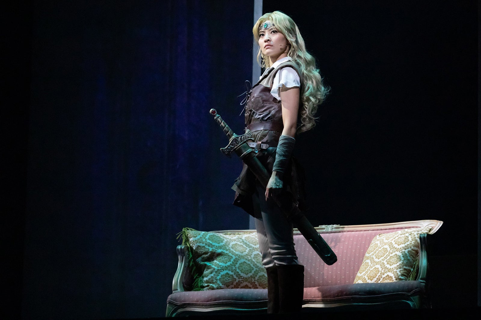 （C)茅田砂胡（C★NOVELS／中公文庫）・ 舞台「デルフィニア戦記」製作委員会2018