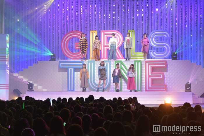 (C)モデルプレス