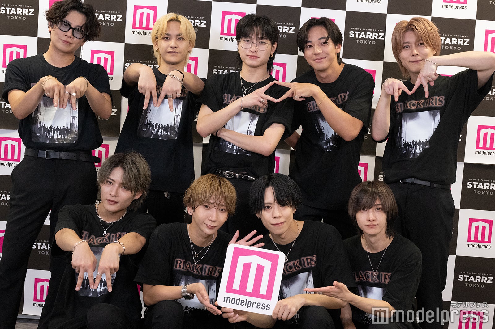 BLACK IRIS／（後列左から）風道千、河原佑樹、西玲人、西原竜平、斉藤広樹（前列左から）半田豪、早野李勇、長島翔平、浅川真樹（C）モデルプレス