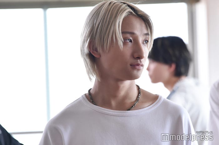 高尾楓弥「BATTLE KING!!」撮影現場の様子@静岡県・沼津(C)モデルプレス