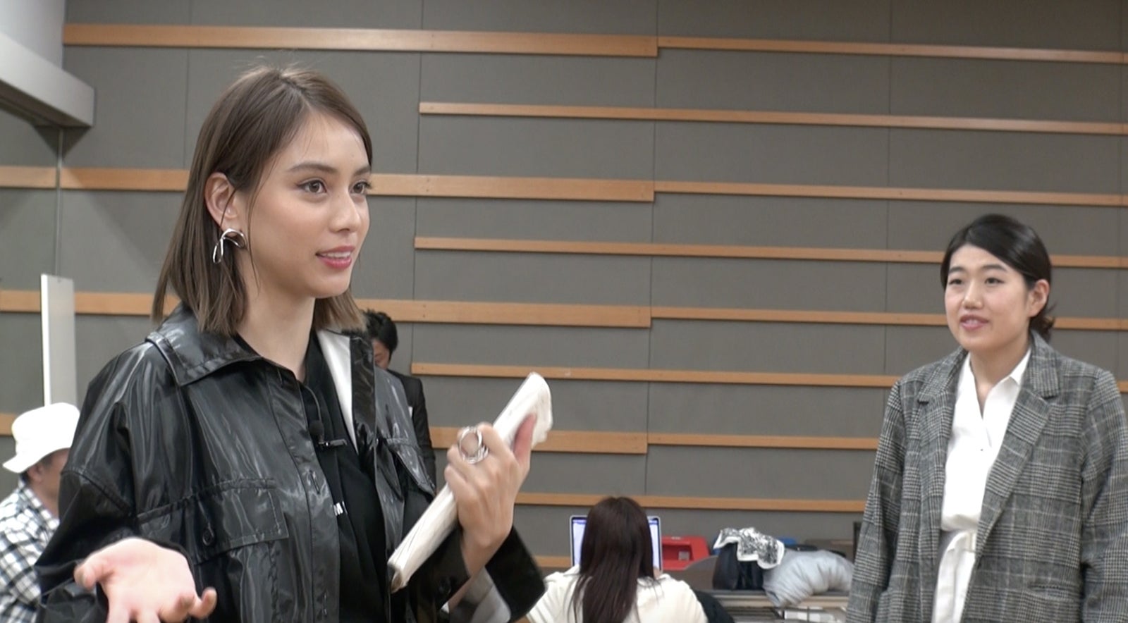 （左から）滝沢カレン、横澤夏子（C）フジテレビ