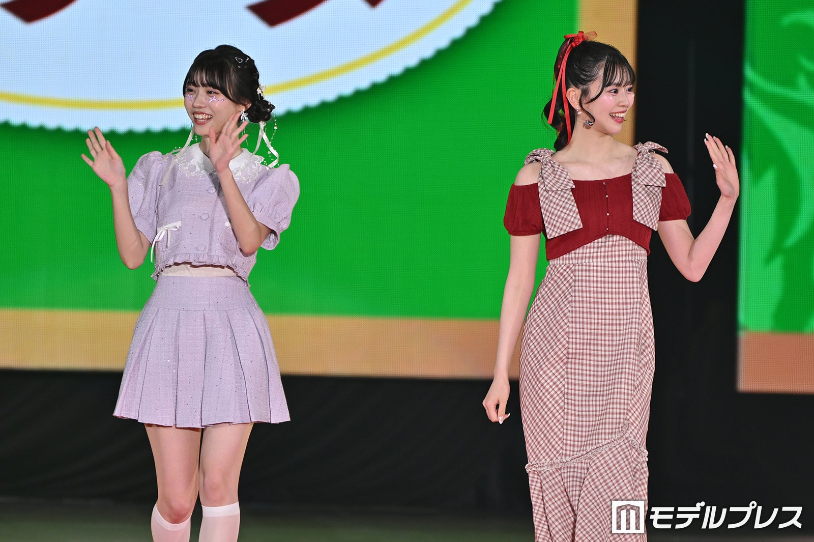 金澤亜美、坂井仁香（C）モデルプレス