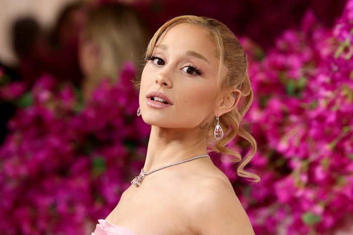 アリアナ・グランデ、Weverse参加 HYBEとのパートナーシップ継続