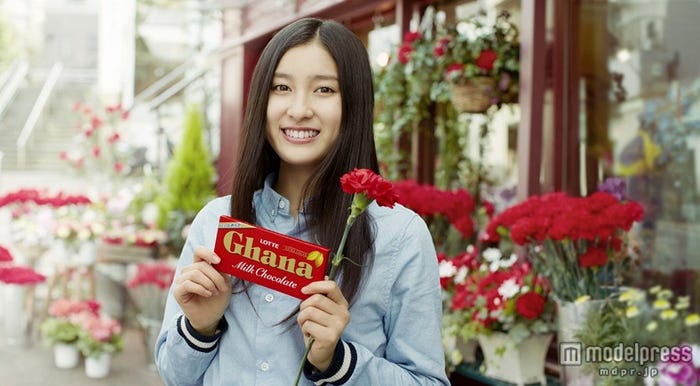 「ケンカ」篇に出演する土屋太鳳