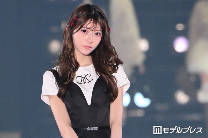 AKB48千葉恵里、美脚輝くミニスカ姿 後輩メンバーとディズニー満喫「可愛すぎ」「最強の組み合わせ」と反響