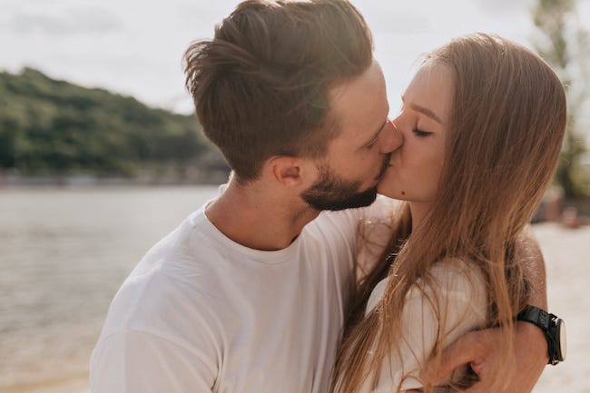 身も心も愛されて幸せ 彼が 本気の女性 にしかしないキス4選 モデルプレス