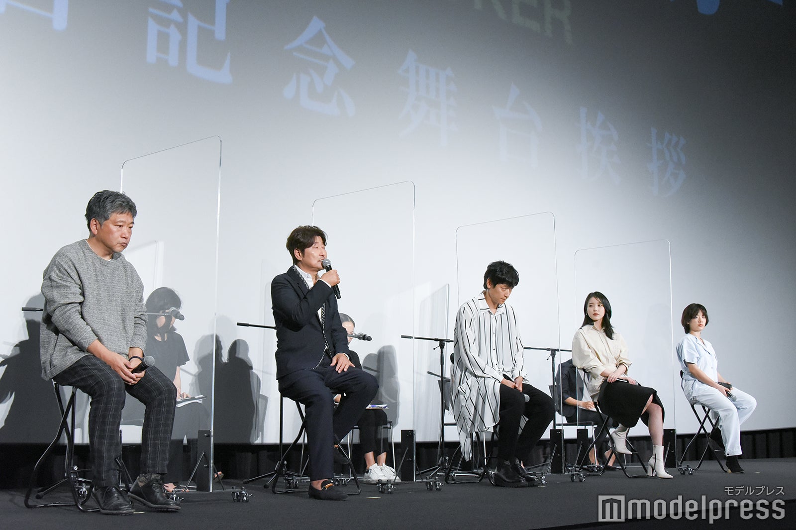 是枝裕和監督、ソン・ガンホ、カン・ドンウォン、イ・ジウン、イ・ジュヨン （C）モデルプレス