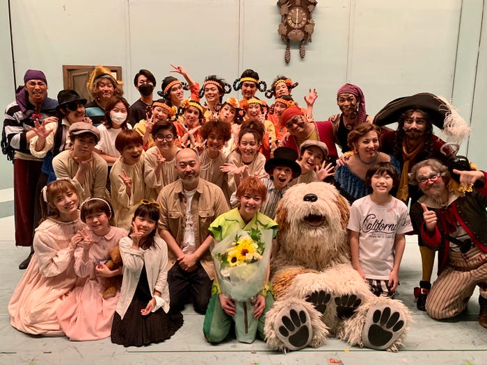吉柳咲良「ピーター・パン」最終公演後の様子(提供写真)
