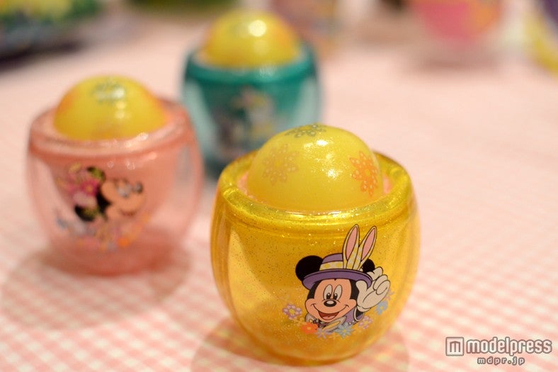 イースタートリート、スーベニアエッグスタンド付き