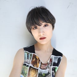 ツヤ感・透明感抜群のこなれ【ブルージュヘア】6選|暗髪だっておしゃれは叶う!