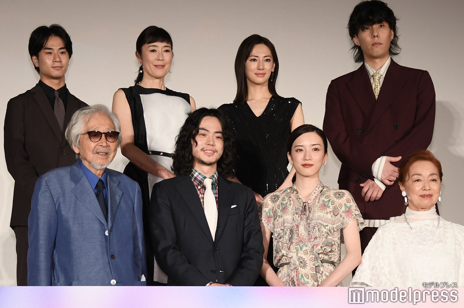 （上段左から）前田旺志郎、寺島しのぶ、北川景子、野田洋次郎、（下段左から）山田洋次監督、菅田将暉、永野芽郁、宮本信子 （C）モデルプレス