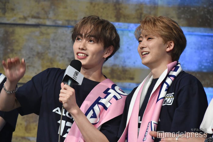 アロハを応援するマサヒロ、ユーキ(C)モデルプレス