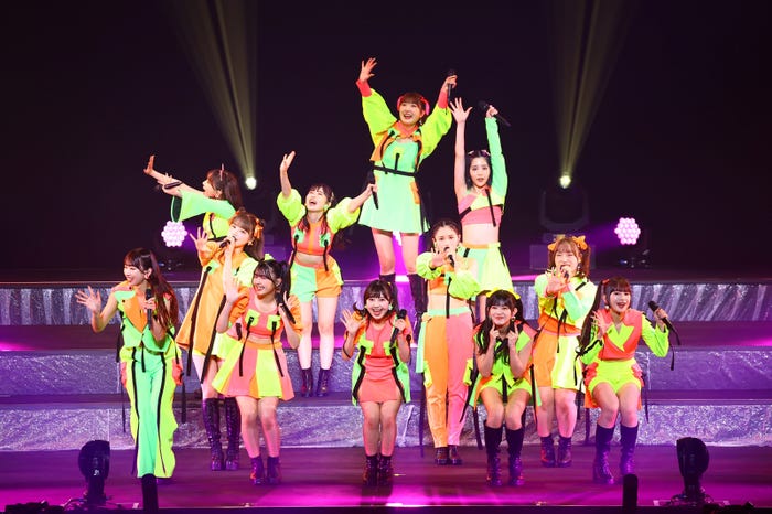 BEYOOOOONDS「BEYOOOOONDS CONCERT TOUR NEO BEYO at BUDOOOOOKAN!!!!!!!!!!!!」(提供写真)