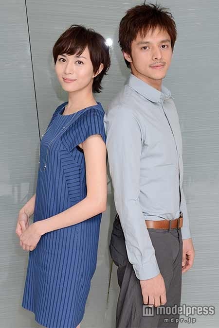 (左から)比嘉愛未、満島真之介