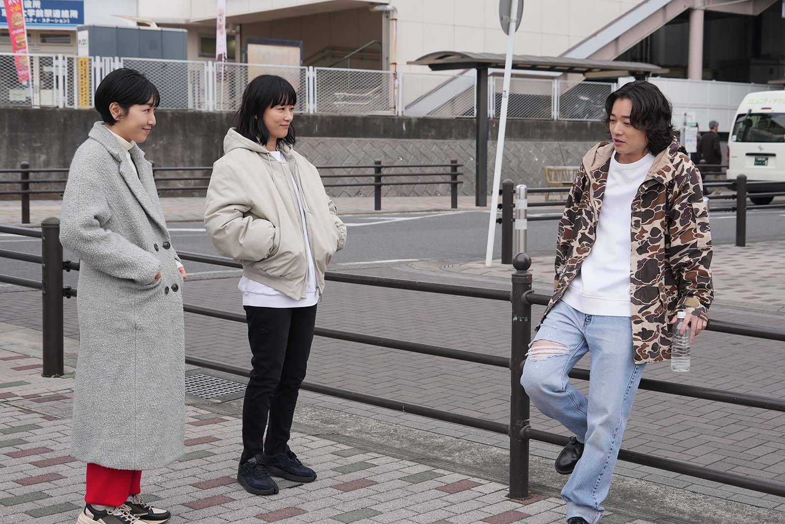 安藤サクラ、水川あさみ 、染谷将太「ブラッシュアップライフ」第9話より（C）日本テレビ