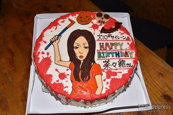 “悪女全開”なバースデーケーキ(画像提供:関西テレビ)