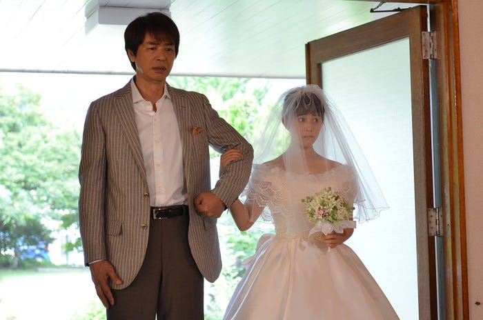 時任三郎、高畑充希/「過保護のカホコ」最終話より(画像提供:日本テレビ)