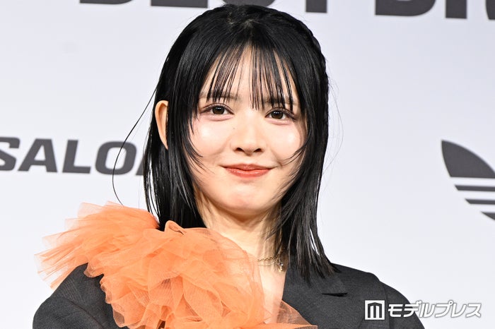 FRUITS ZIPPER鎮西寿々歌「弟と同じ服だった」2ショット公開「身長差が尊い」「色違いなの仲良しすぎる」と反響