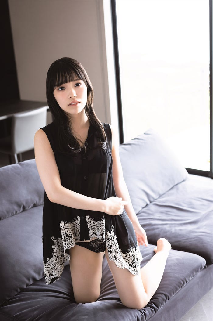 岩田陽菜/「STU48岩田陽菜1st写真集 選べないクレヨン」(C)KADOKAWA(C)STU PHOTO/TANAKA TOMOHISA