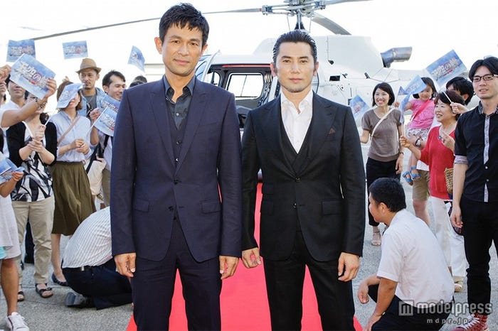 (左から)江口洋介、本木雅弘(C)2015「天空の蜂」製作委員会