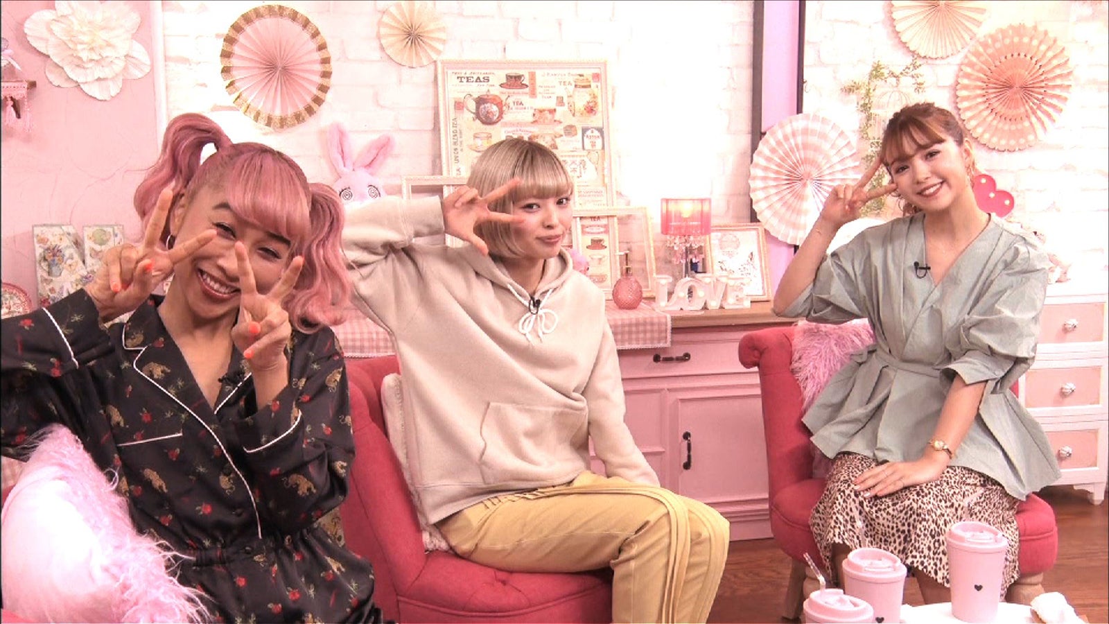 藤田ニコル、失恋で「鬼病んだ」最上もがが自宅で手料理振る舞う